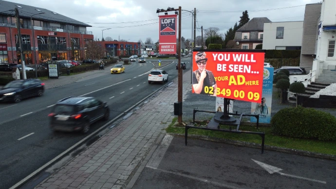 en bord de route, captivez l'attention